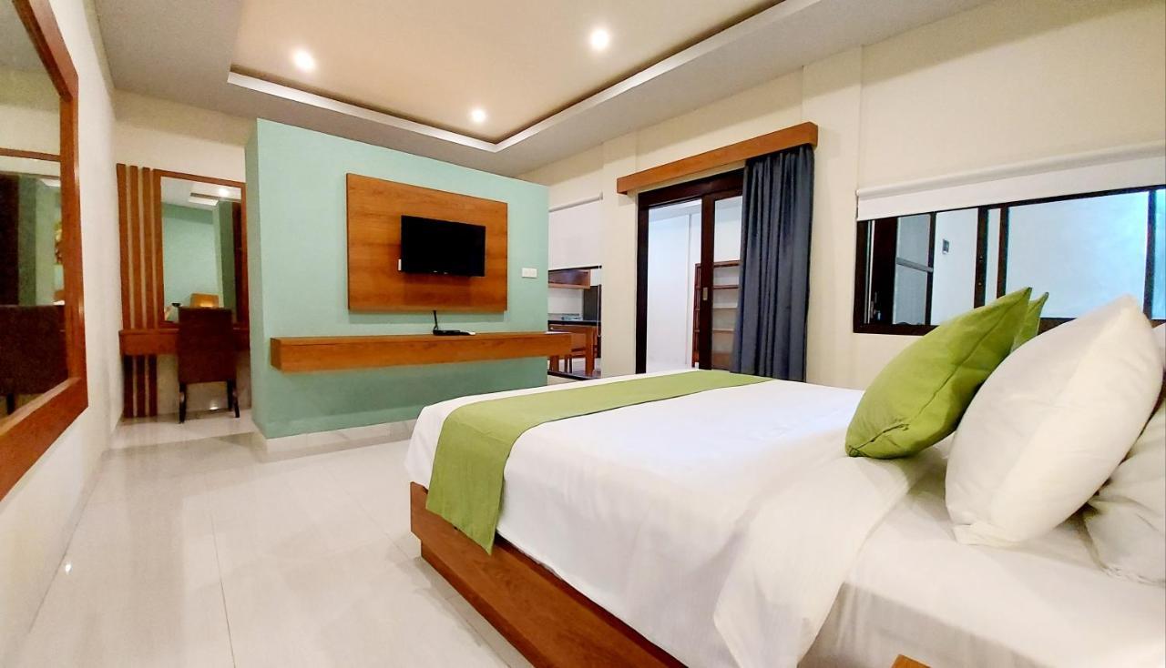 Hotel The New Moon Seminyak Extérieur photo