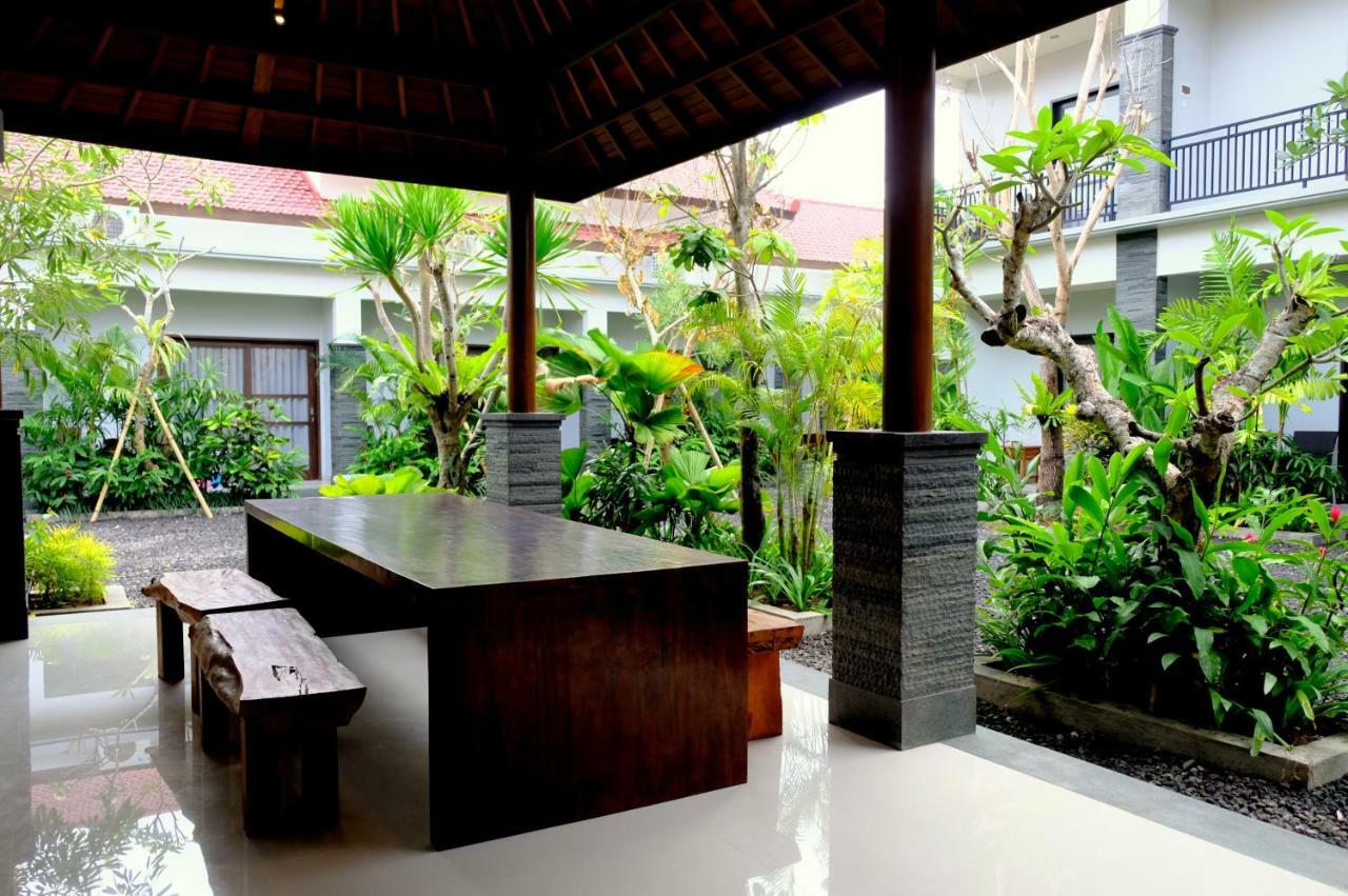 Hotel The New Moon Seminyak Extérieur photo