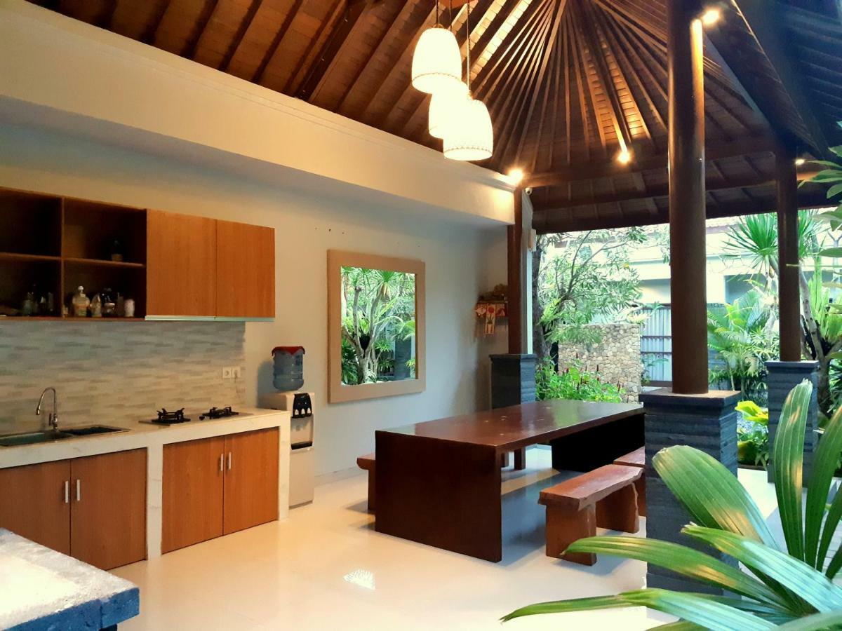 Hotel The New Moon Seminyak Extérieur photo