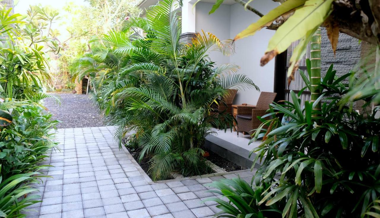Hotel The New Moon Seminyak Extérieur photo
